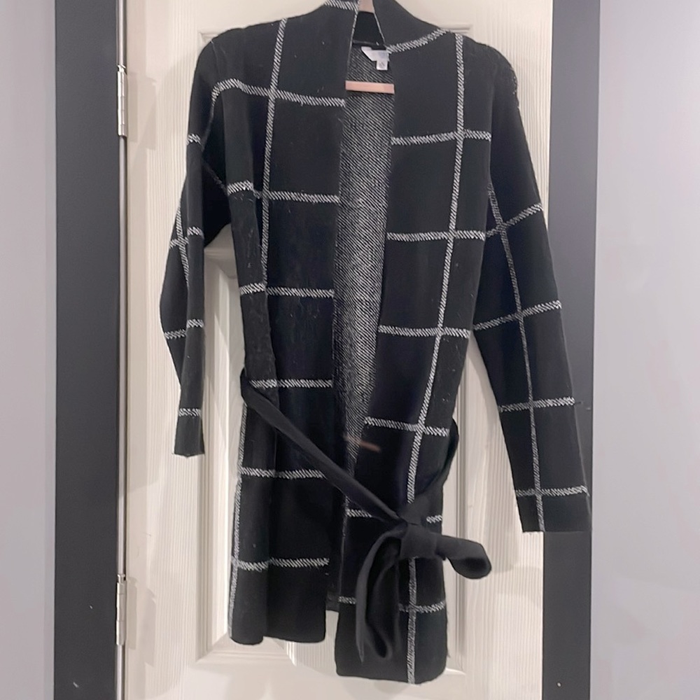 Open front belts tunic. Belted sweater type overcoat. Belted cardigan.
